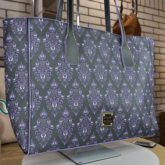 💥DOONEY & BOURKE - Disney's Haunted Mansion Wallpaper Totebag - U008 - Picture 3 of 17